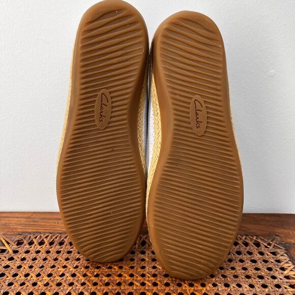 Size 9.5 Clarks Comfortable White Perforated Slip On Espadrilles with Jute Trim - Picture 6 of 6